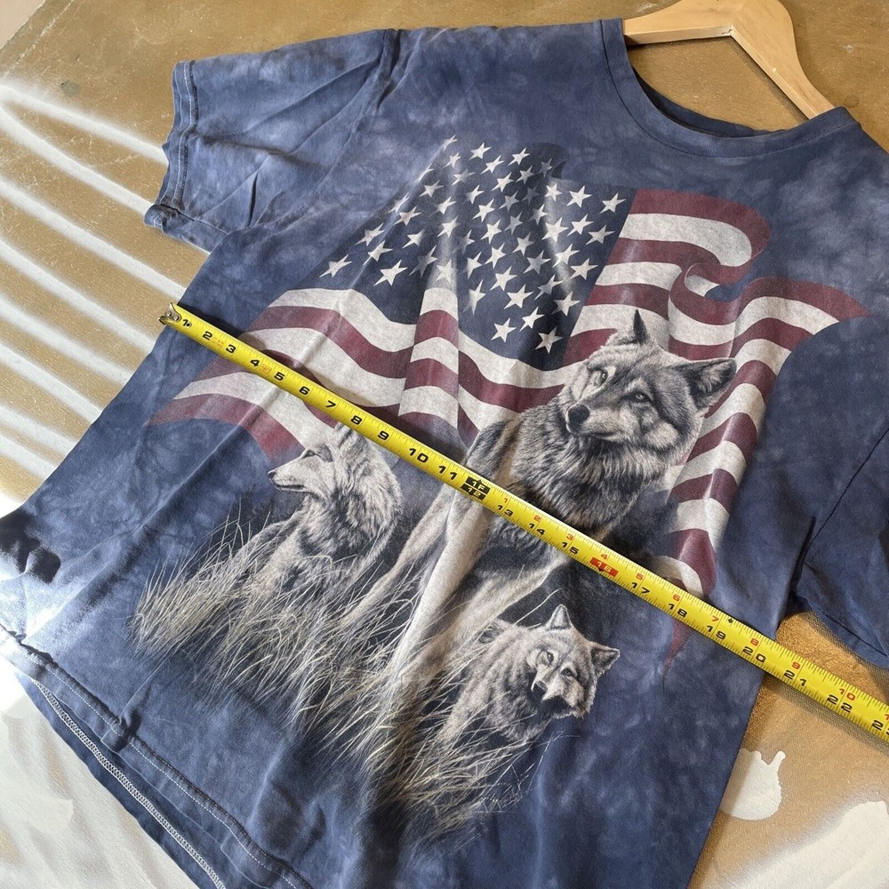VTG 2001 The Mountain T Shirt Mens M Wolf American Flag  Graphic Short Sleeve - Picture 5 of 6